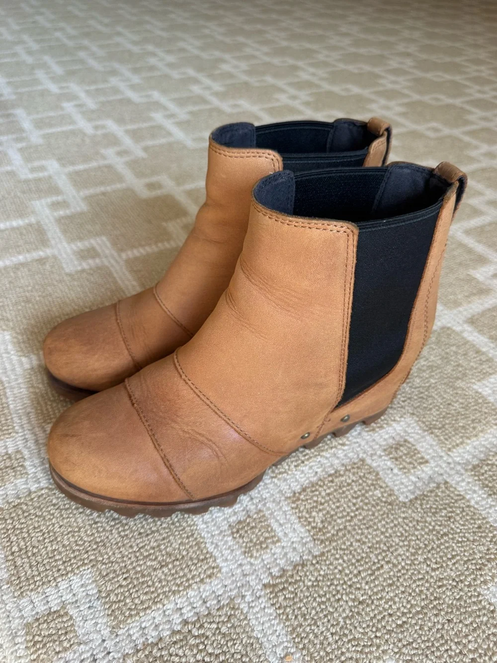 Sorel Lea Wedge Chelsea Ankle Boots Tan Waterproof Leather Women’s Size 7.5